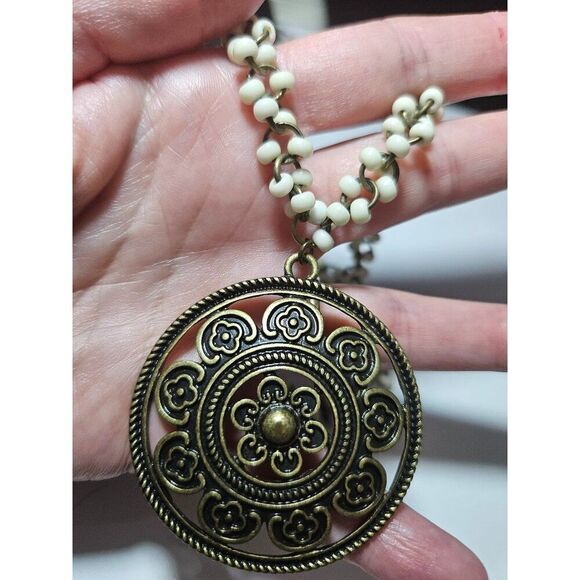 **Final Sale** Cookie Lee circular pendant necklace - Picture 2 of 8